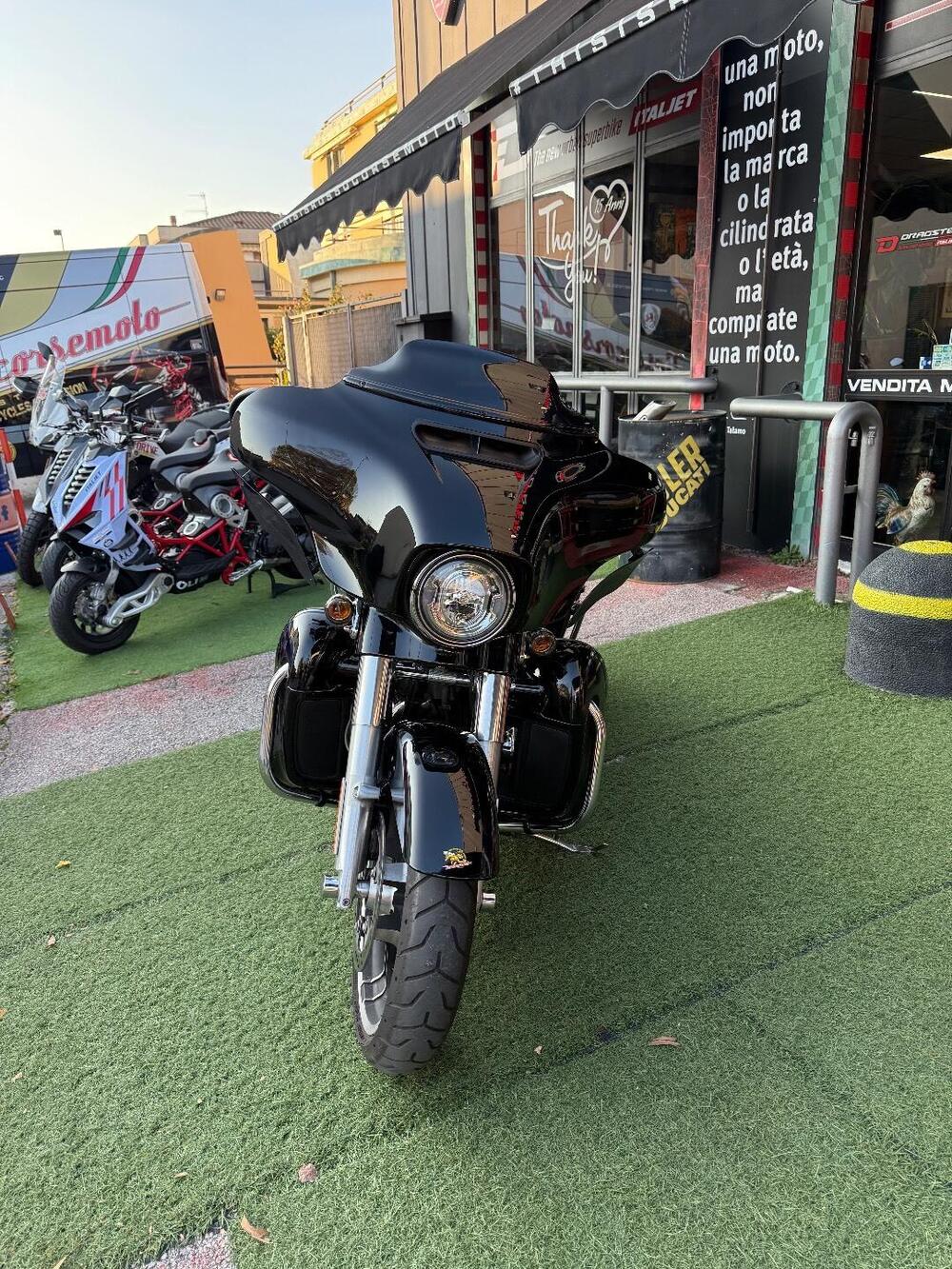 Harley-Davidson 107 Street Glide Special (2017 - 19) - FLHXS (9)