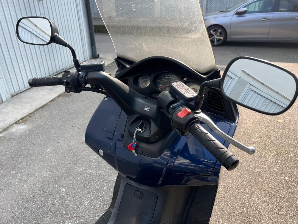 Honda Silver Wing 600 (2001 - 05) (6)