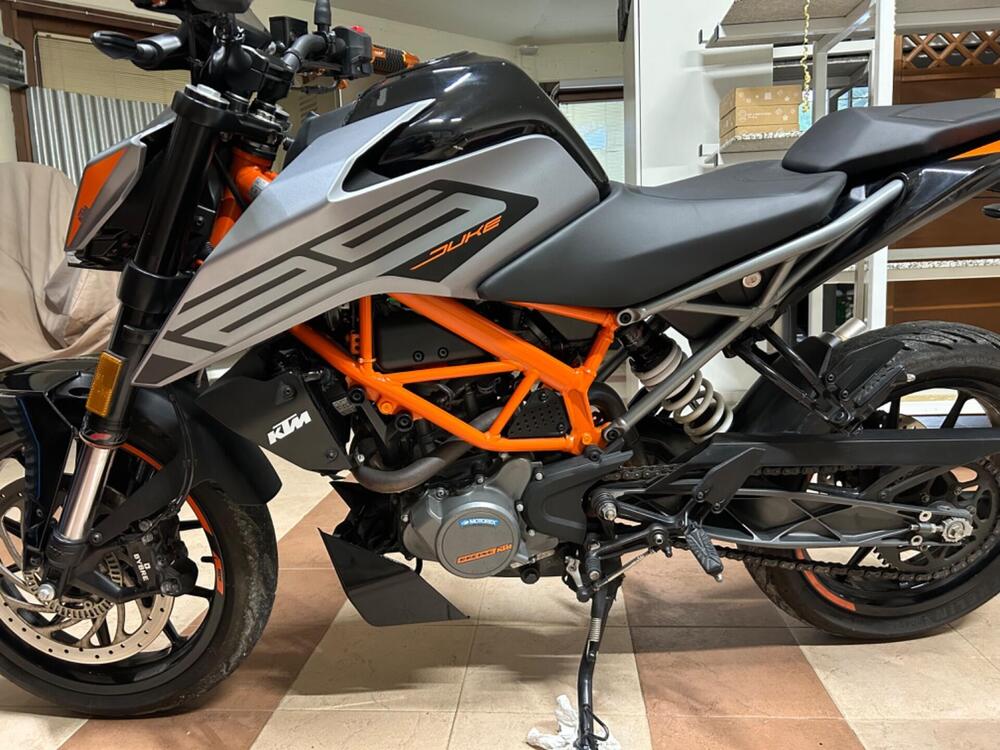 KTM 125 Duke (2021 - 23) (2)