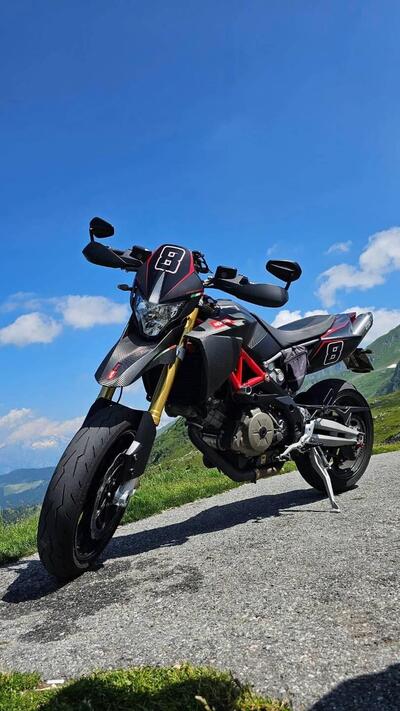 Aprilia Dorsoduro 750 Factory (2010 - 13) usata