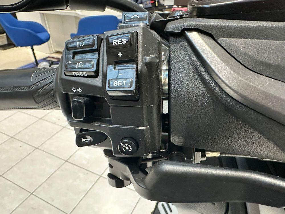 Yamaha T-Max 560 Tech Max (2020) (6)