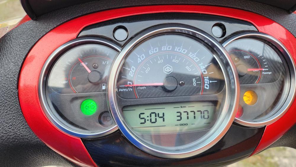 Piaggio Beverly 350 SportTouring ie ABS (2011 - 17) (5)