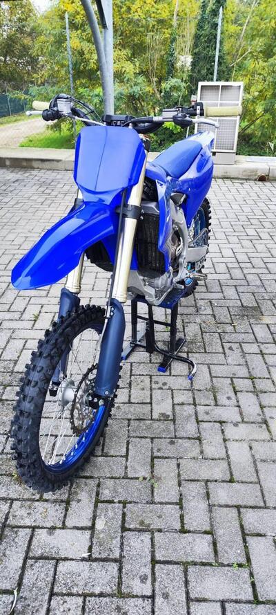 Yamaha YZ 450 F (2024) usata