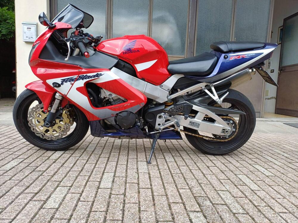 Honda CBR 900 RR Fireblade (2002 - 04) (3)