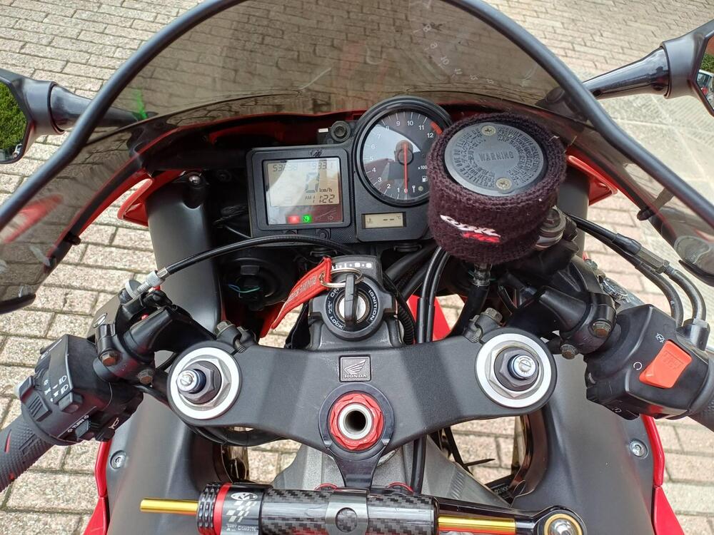 Honda CBR 900 RR Fireblade (2002 - 04) (9)