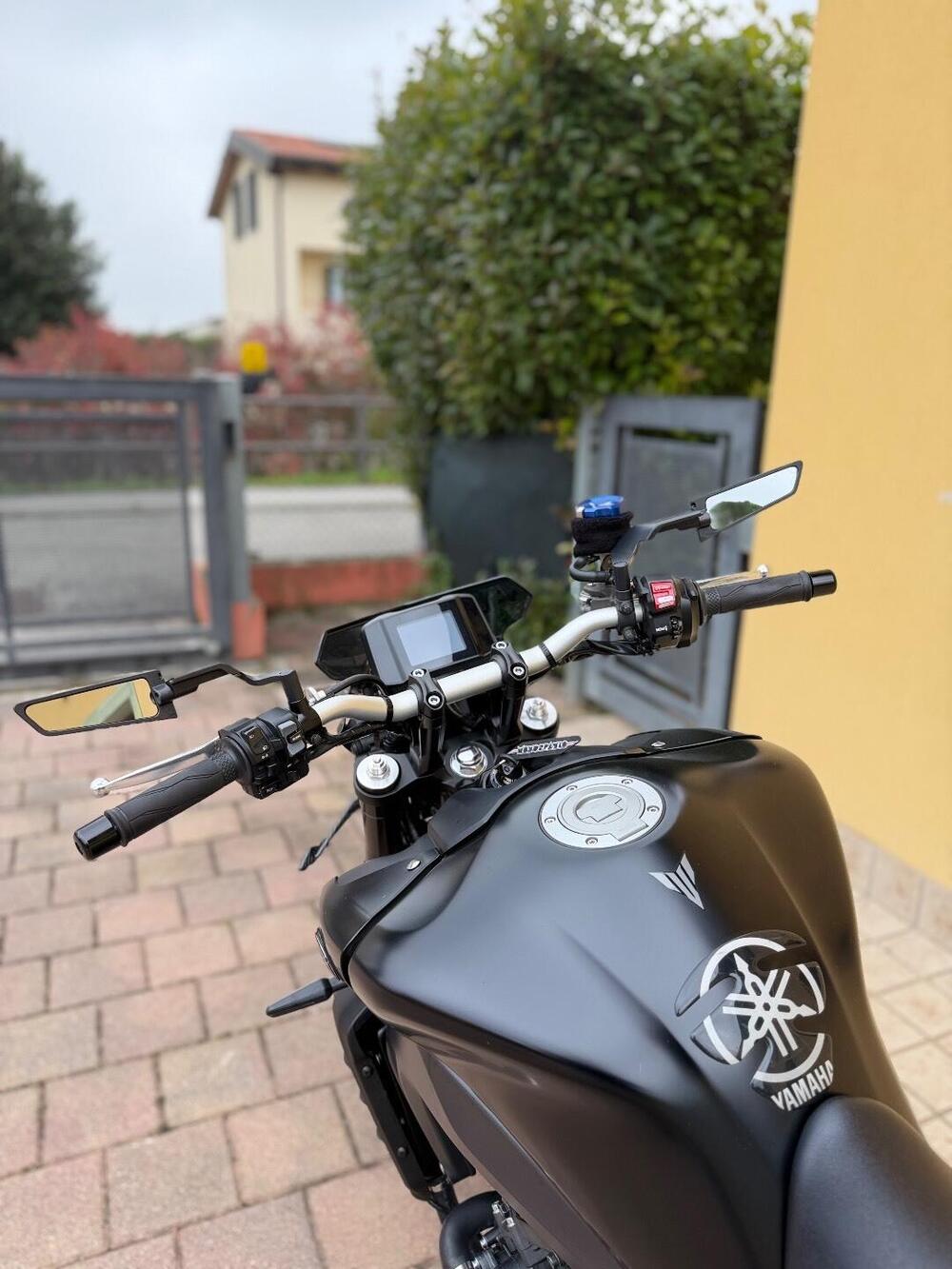 Yamaha MT-09 (2021 - 23) (2)