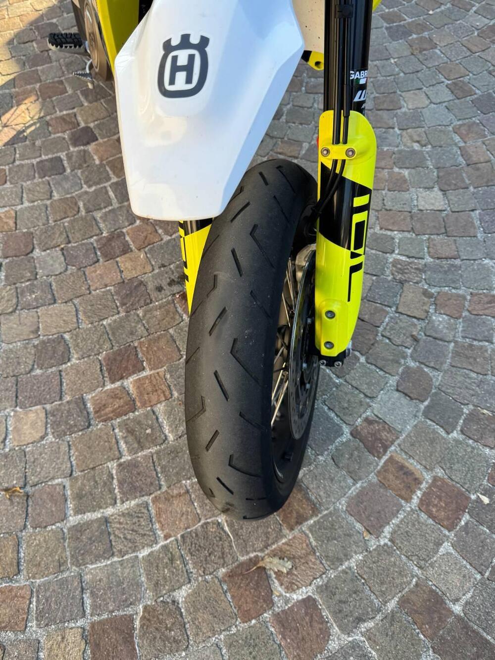 Husqvarna 701 Supermoto (2023 - 25) (7)
