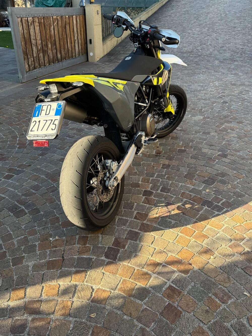 Husqvarna 701 Supermoto (2023 - 25) (10)