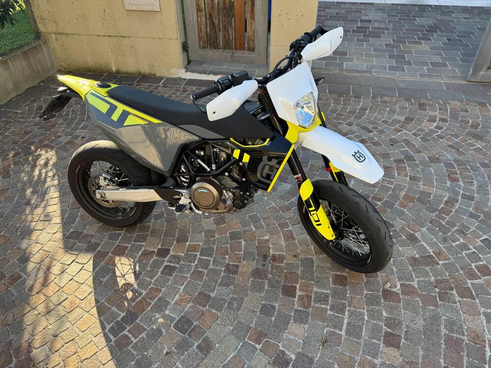 Husqvarna 701 Supermoto (2023 - 25) (2)