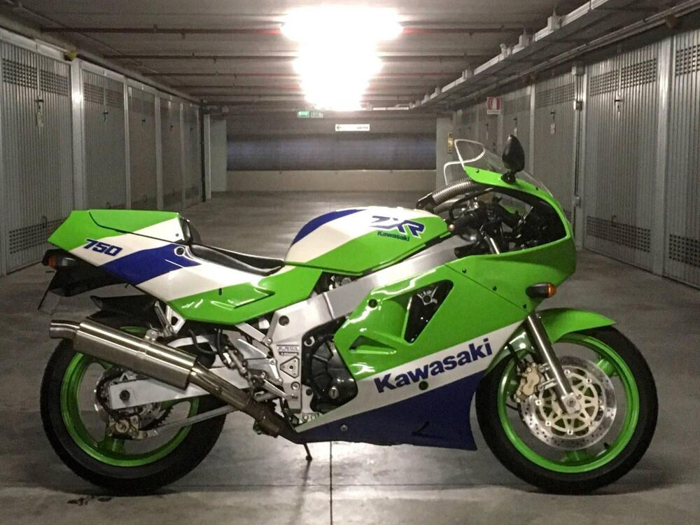 Kawasaki ZXR 750 (6)