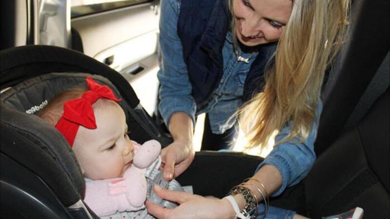 Dimenticata in auto, muore bimba. &laquo;Servono allarmi in auto&raquo;