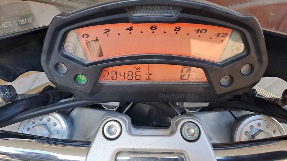 Ducati Monster 696 Plus (2007 - 14) (4)