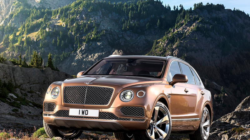 Bentley Bentayga: i lavafari pi&ugrave; spettacolari di sempre [Video]