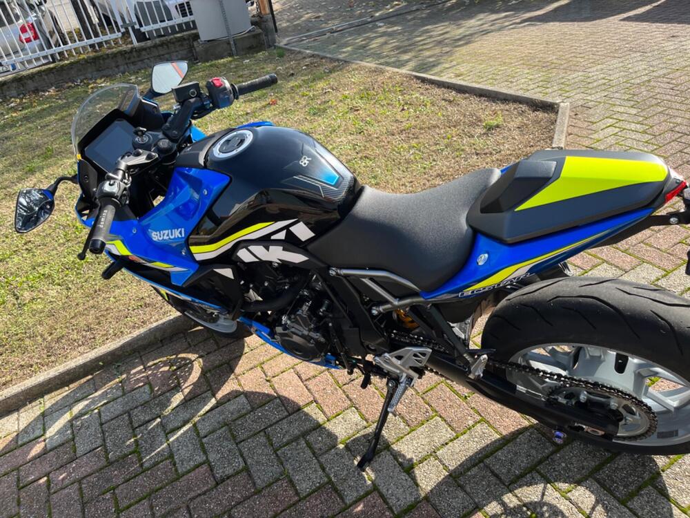 Suzuki GSX-8R (2024 - 26) (11)