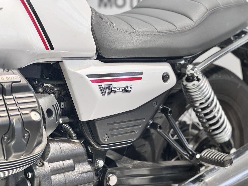 Moto Guzzi V7 850 Stone Special Abs (2021) (4)