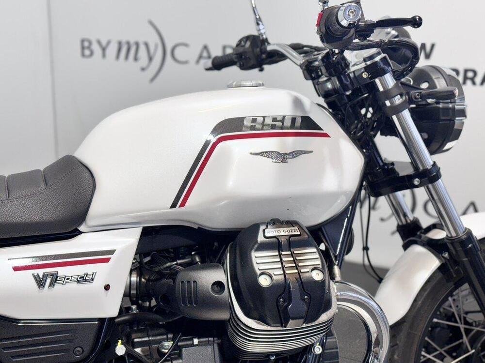 Moto Guzzi V7 850 Stone Special Abs (2021) (11)