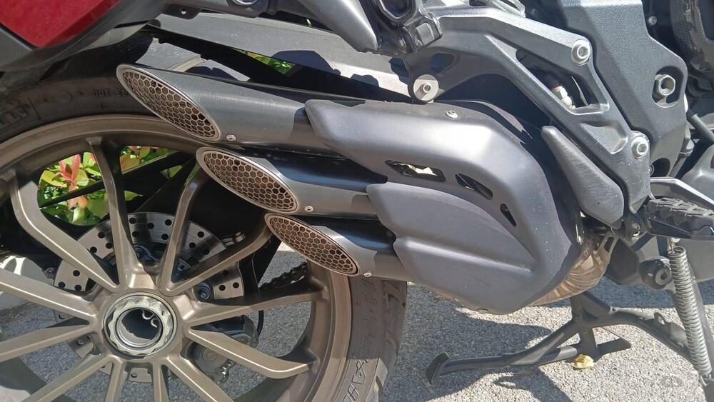 MV Agusta Turismo Veloce 800 Lusso (2021 - 22) (4)