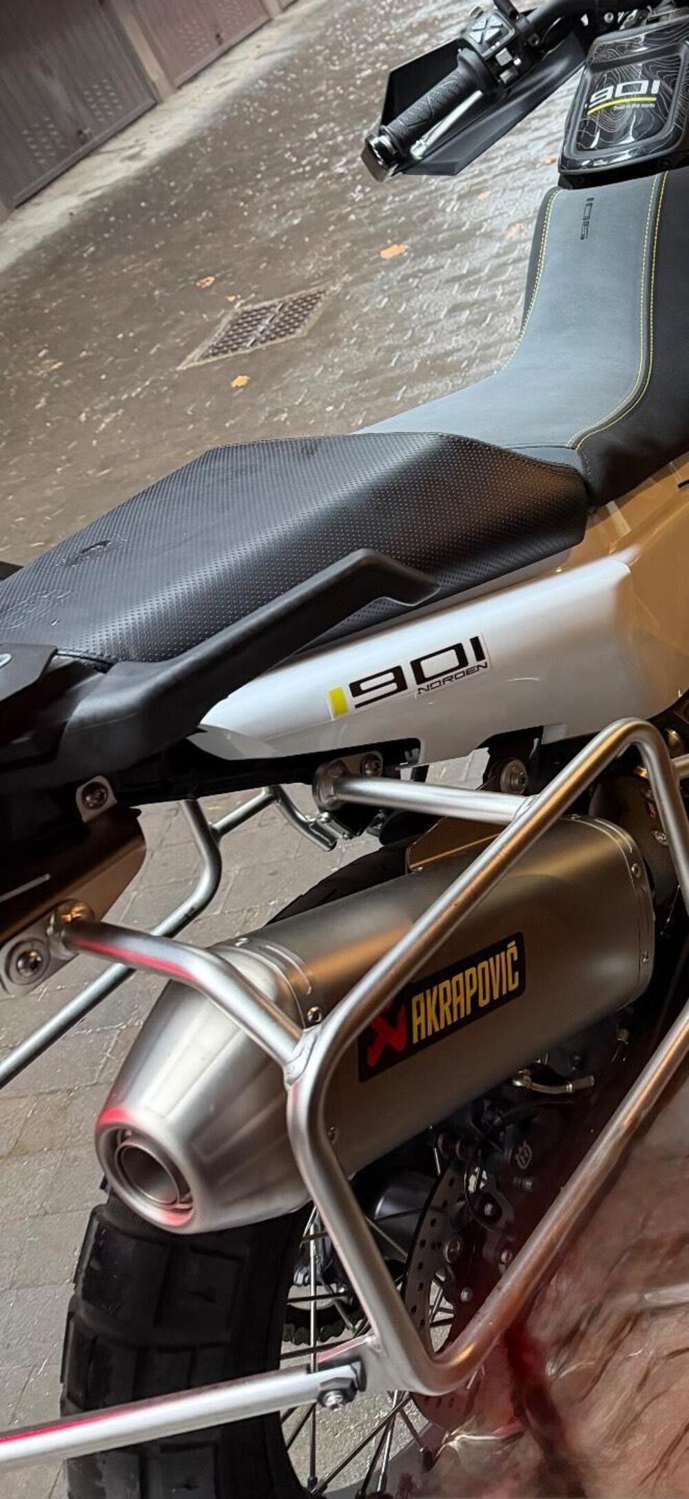 Husqvarna Norden 901 (2022 - 26) (2)