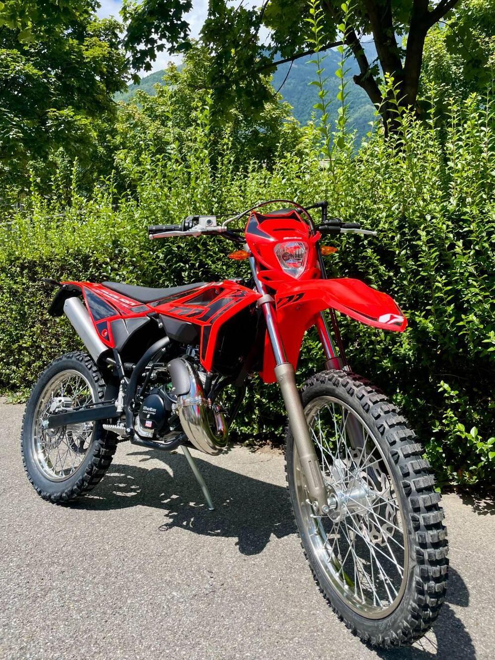 Betamotor RR 50 Enduro (2021 - 26) (2)