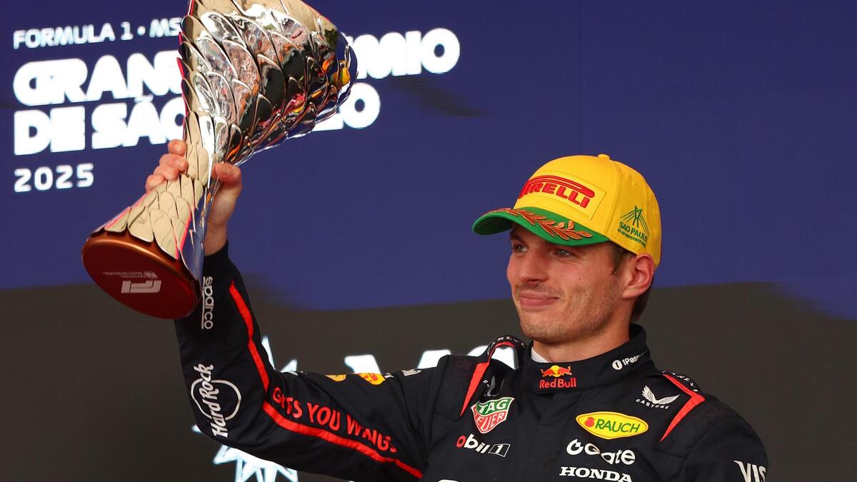 F1. Un inscalfibile Max Verstappen conquista un clamoroso podio ad Interlagos: "Non ci arrendiamo mai, sono orgoglioso di tutti quanti", e su Kimi Antonelli dice...