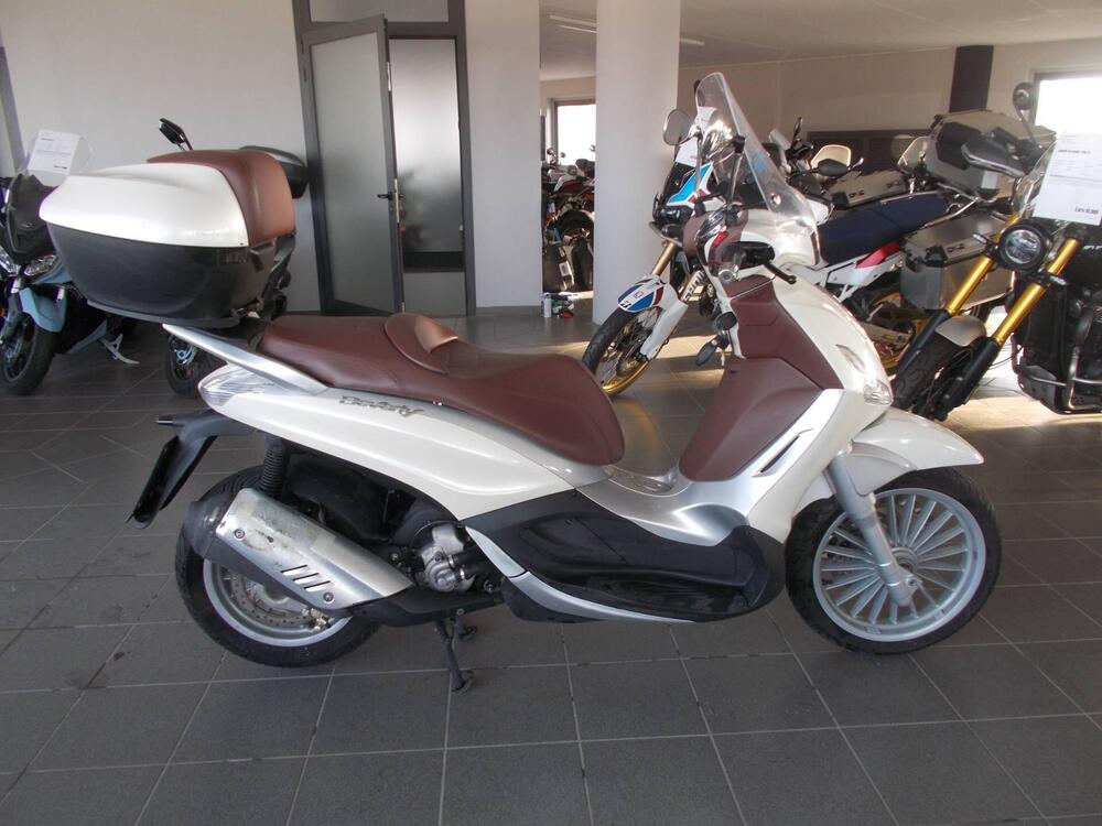 Piaggio Beverly 300 i.e. (2010 - 16) (2)