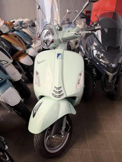 Vespa GTS 300 Hpe (2021 - 22) usata