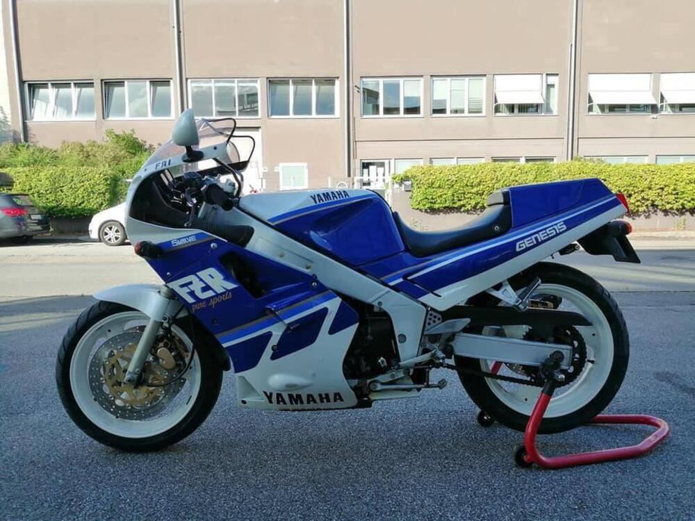 Yamaha FZR 1000 EXUP  (9)