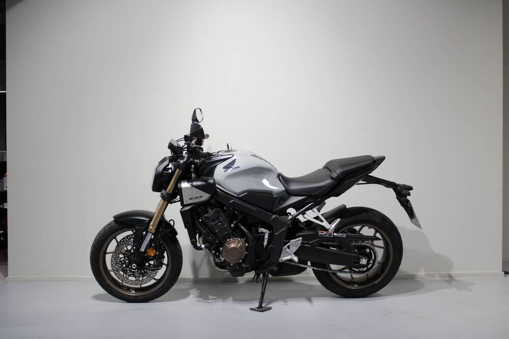 Honda CB 650 R E-Clutch (2024 - 26) (4)