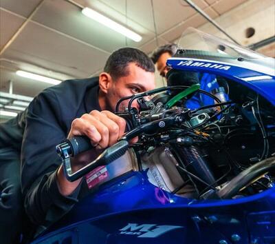 MotoGP 2026. Ad Aragon primo contatto di Toprak con la Yamaha M1 V4