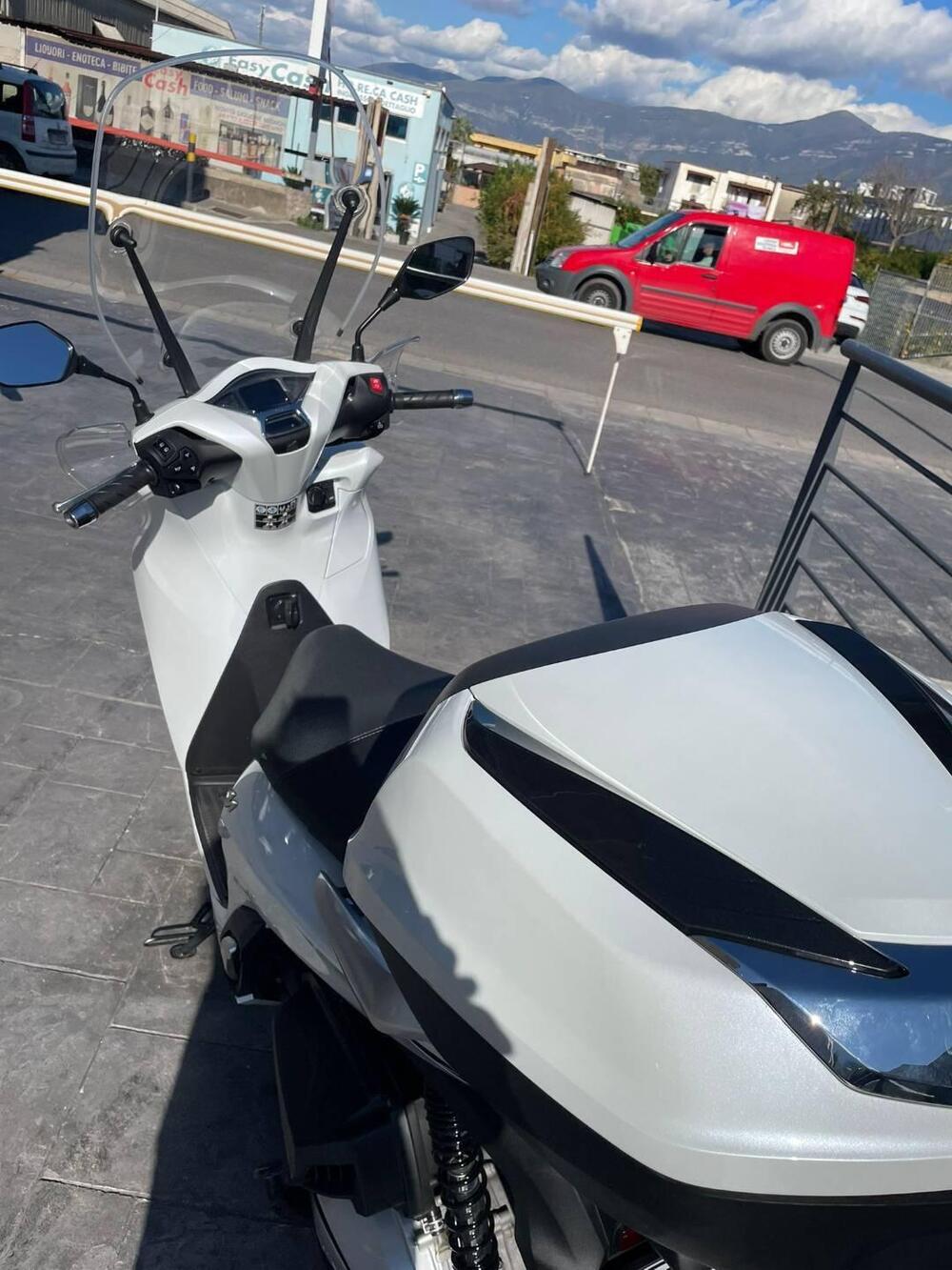 Honda SH 350 (2021 - 24) (2)