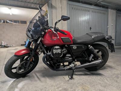 Moto Guzzi V7 Stone (2021 - 24) usata