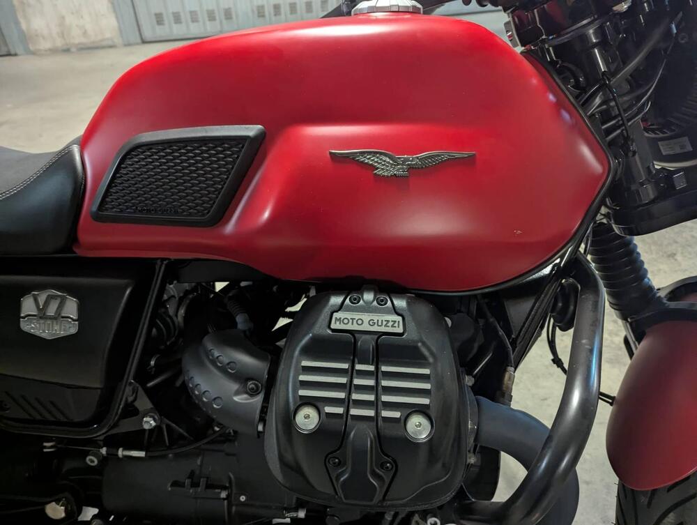 Moto Guzzi V7 Stone (2021 - 24) (4)