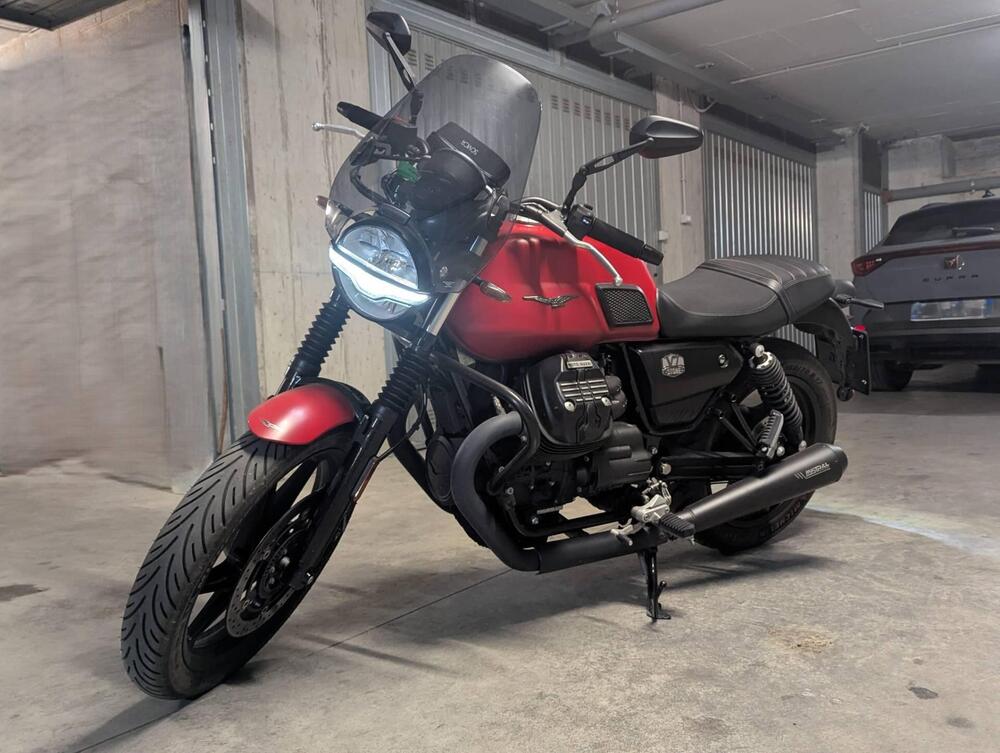 Moto Guzzi V7 Stone (2021 - 24) (9)