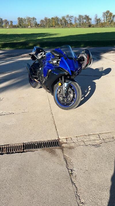 Yamaha YZF R1 (2020 - 25) usata
