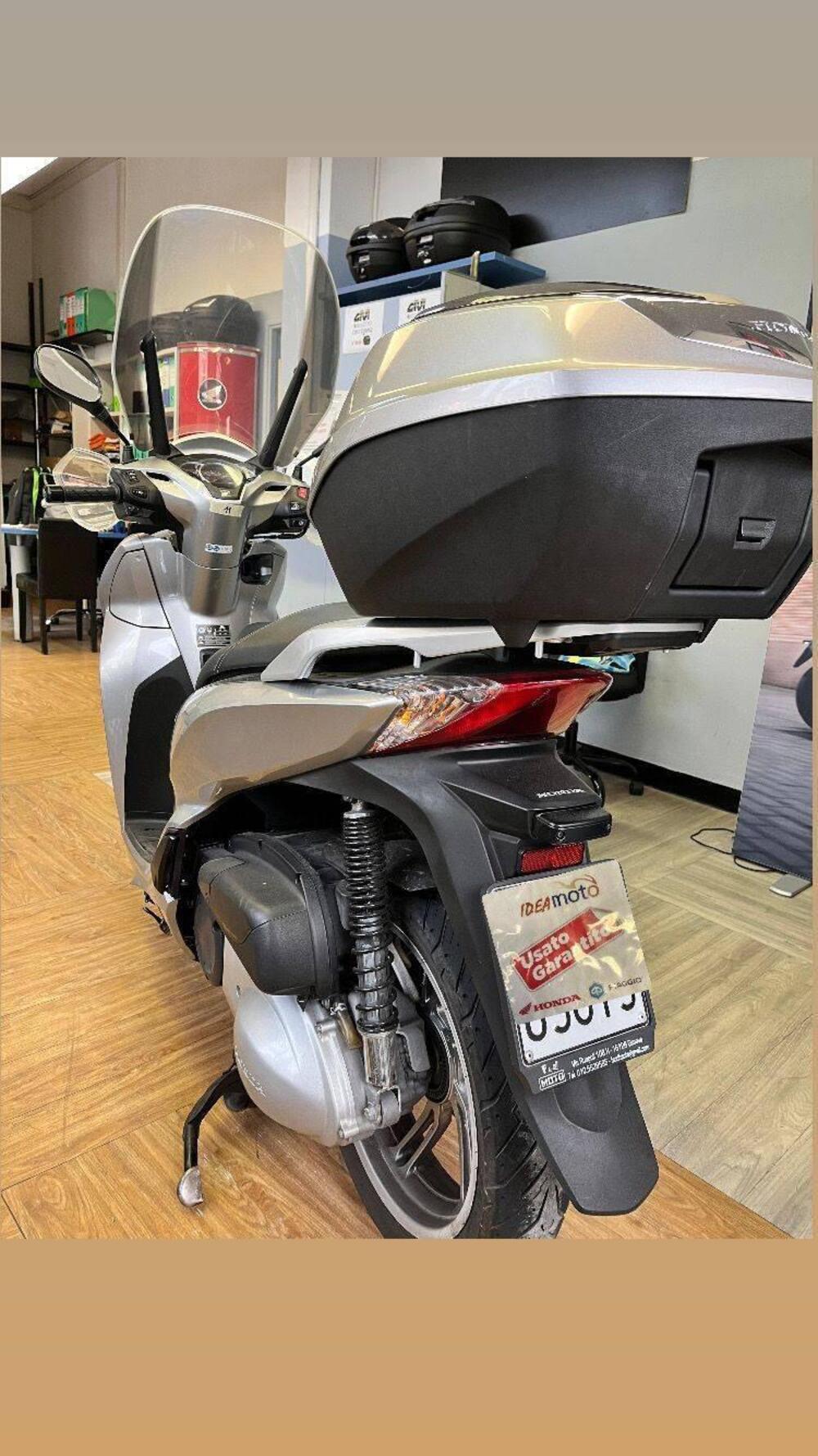 Honda SH 300 i ABS (2016 - 20) (4)