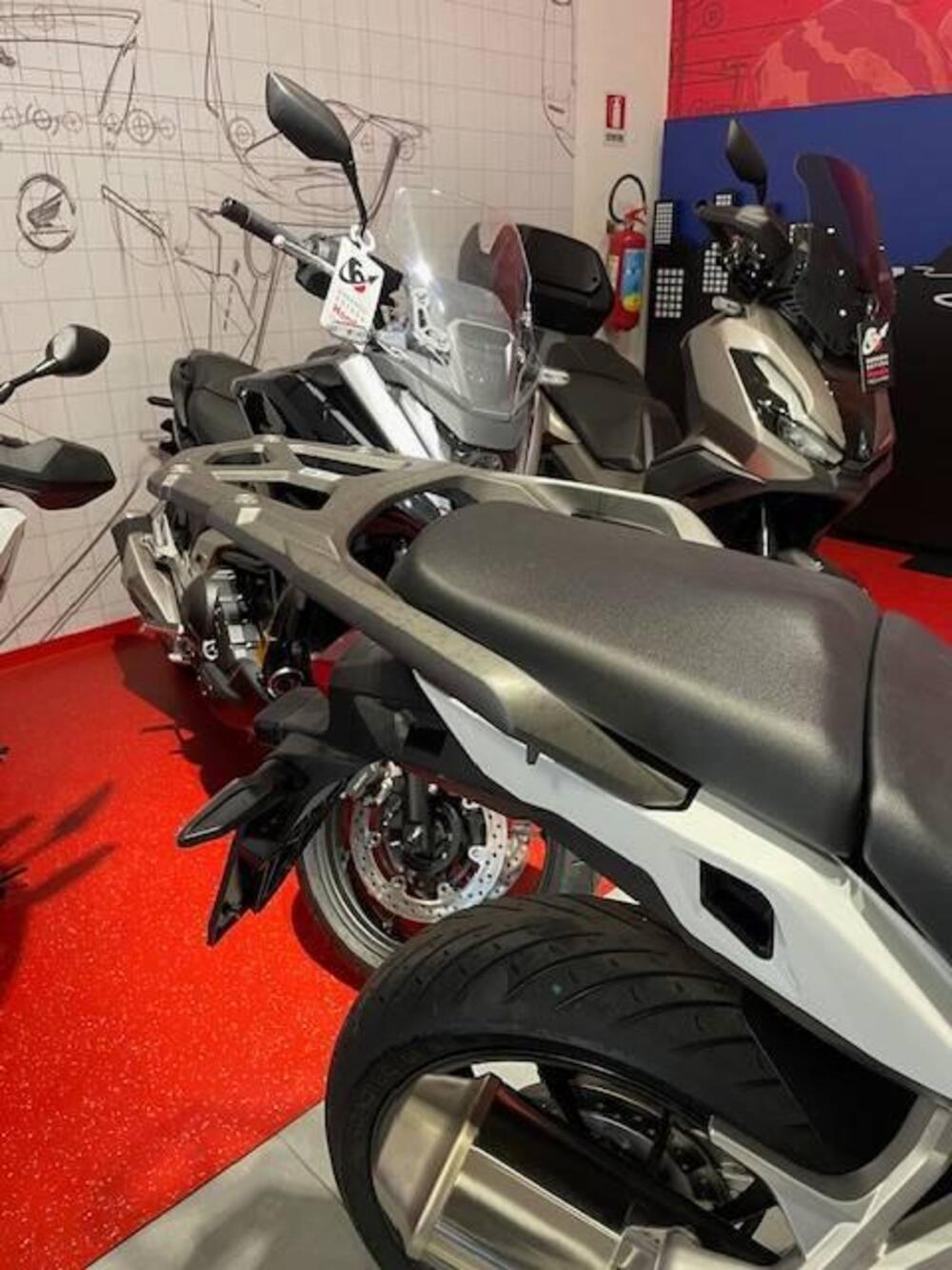 Honda Crossrunner (2017 - 20) (13)