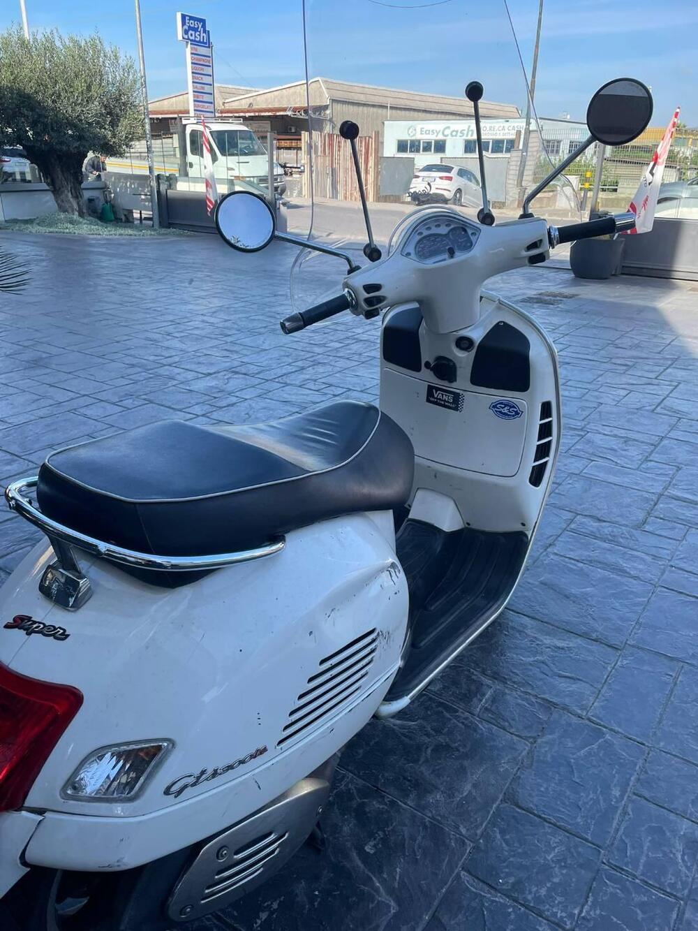 Vespa GTS 300 (2010 - 14) (2)