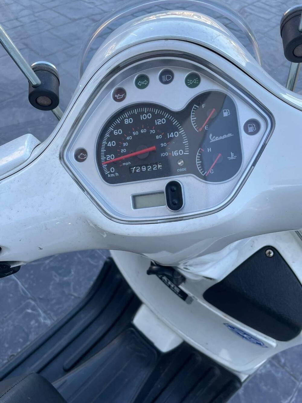 Vespa GTS 300 (2010 - 14) (6)