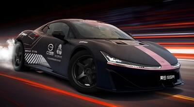 Record da brividi: la supercar elettrica cinese GAC Hyptec SSR drifta a 213 km/h e fa la storia