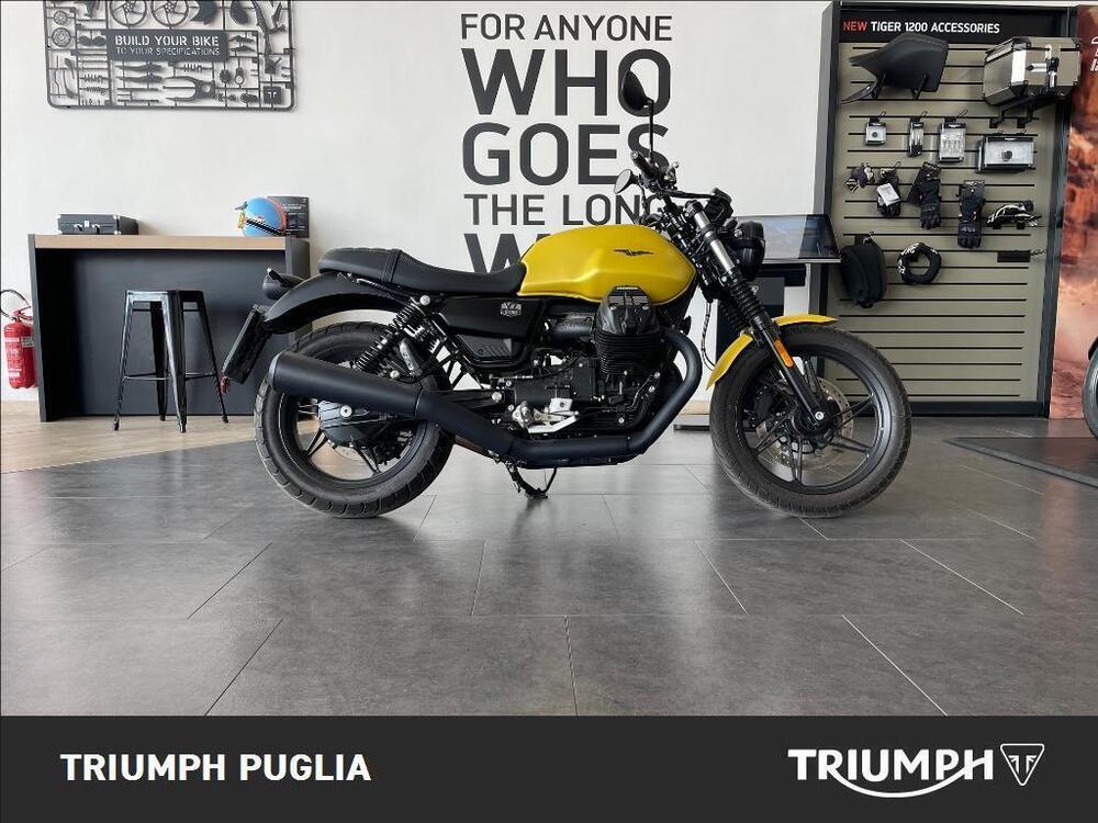Moto Guzzi V7 Stone (2021 - 24) (4)