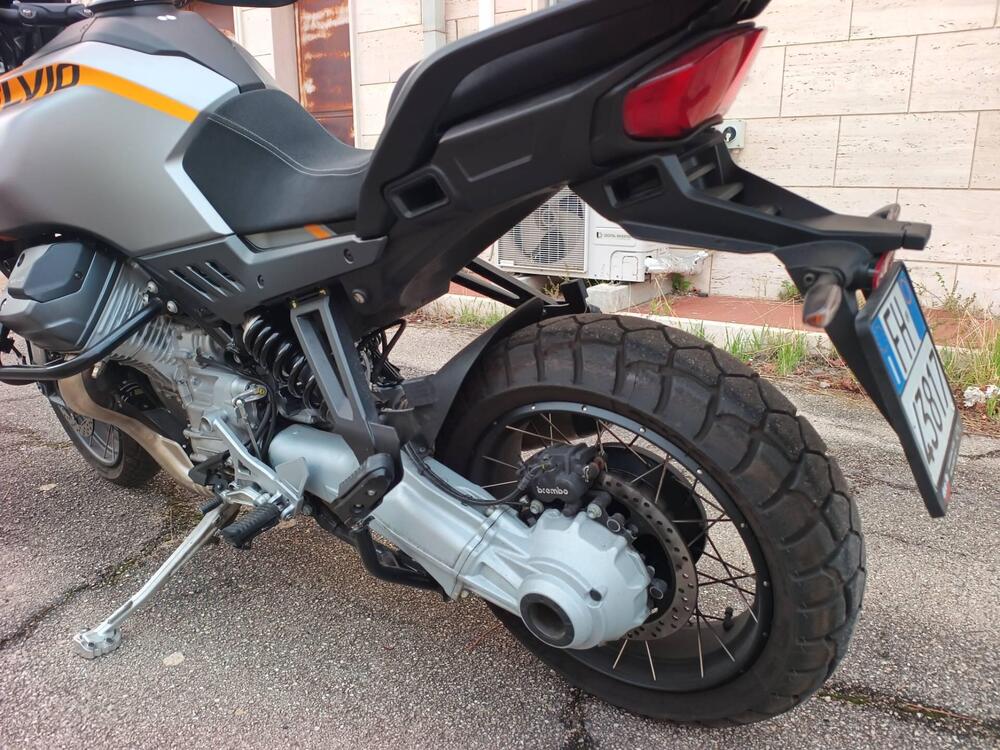 Moto Guzzi Stelvio (2024 - 25) (10)