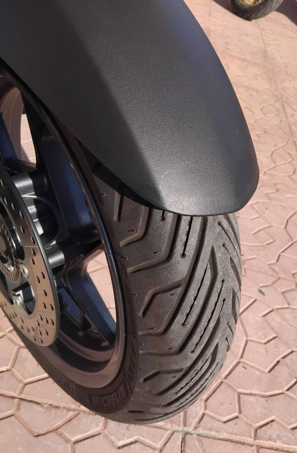 Yamaha X-Max 300 Tech Max (2021 - 24) (10)