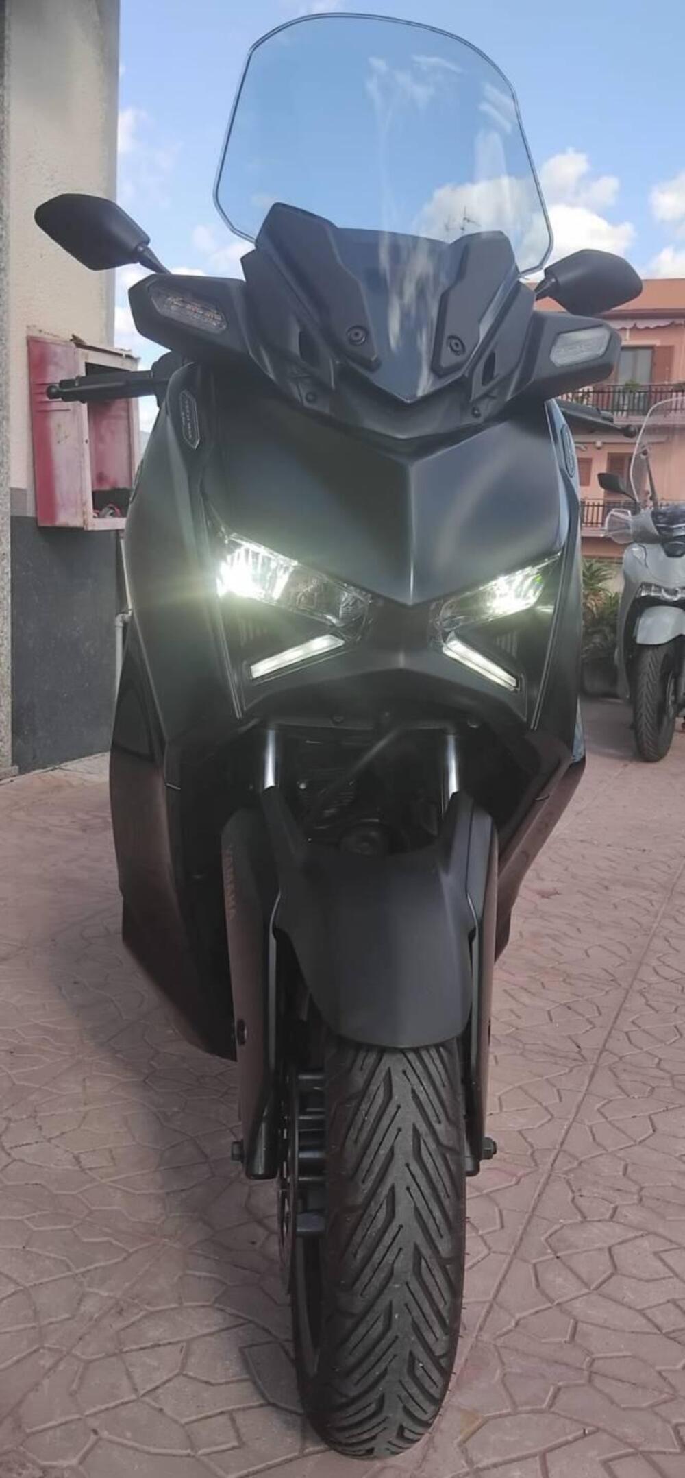 Yamaha X-Max 300 Tech Max (2021 - 24) (2)