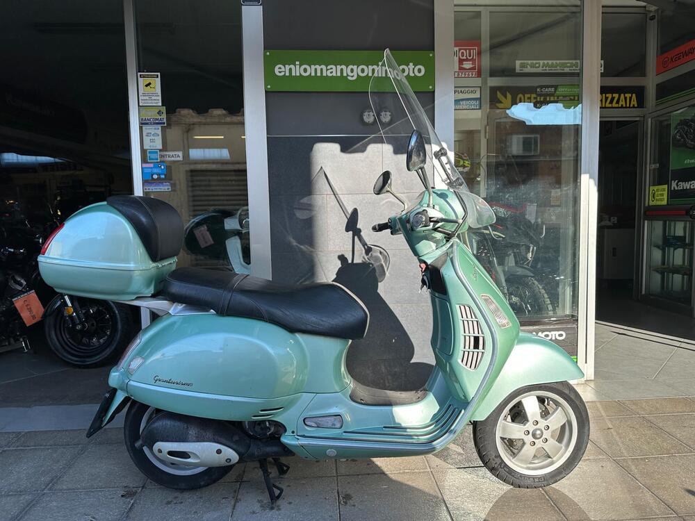 Vespa Granturismo 200 L (2)