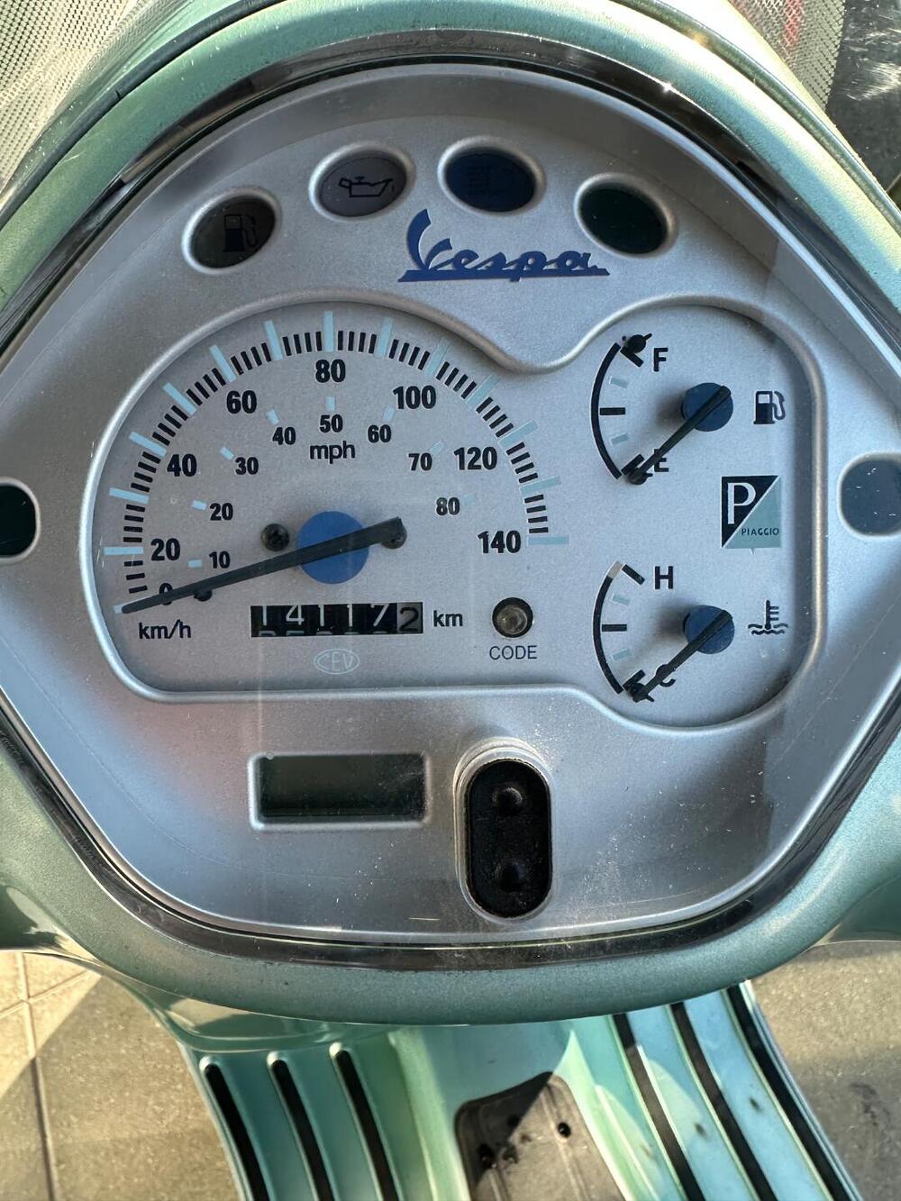 Vespa Granturismo 200 L (4)