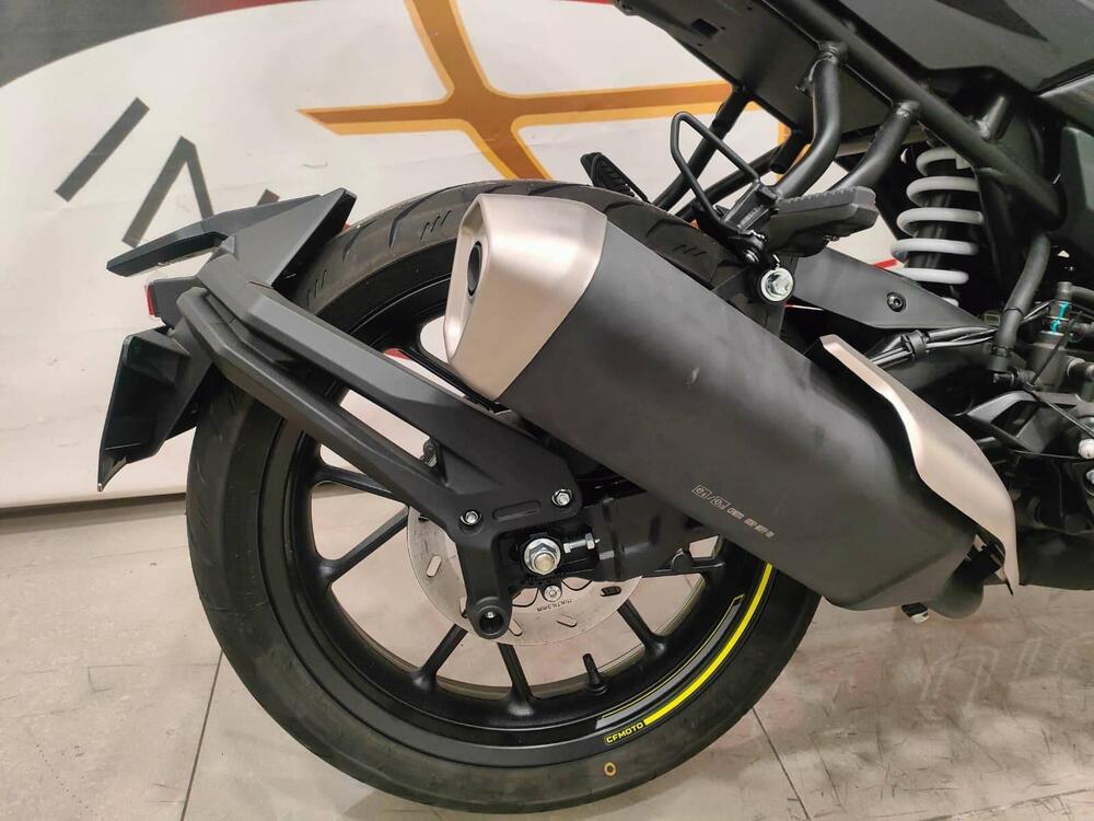 CFMOTO 300NK (2021 - 26) (8)