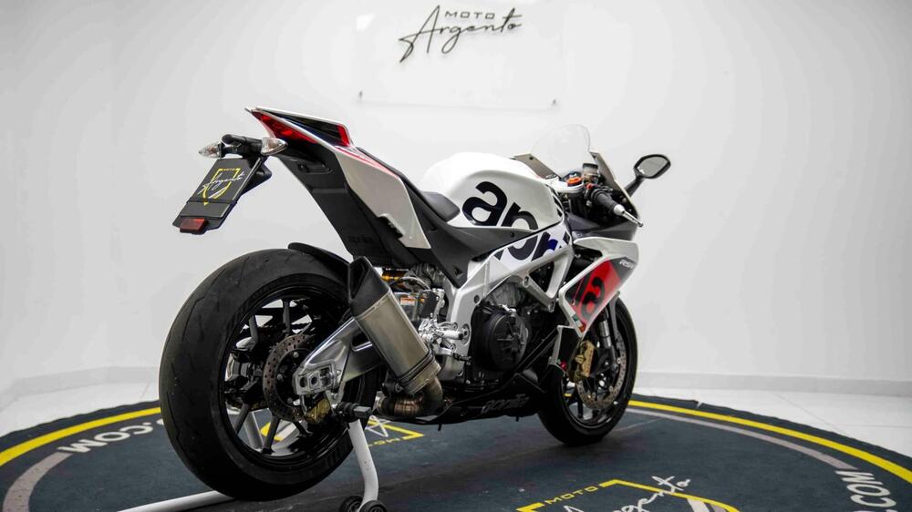 Aprilia RSV4 R (2009 - 12) (2)