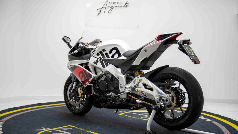 Aprilia RSV4 R (2009 - 12) (4)