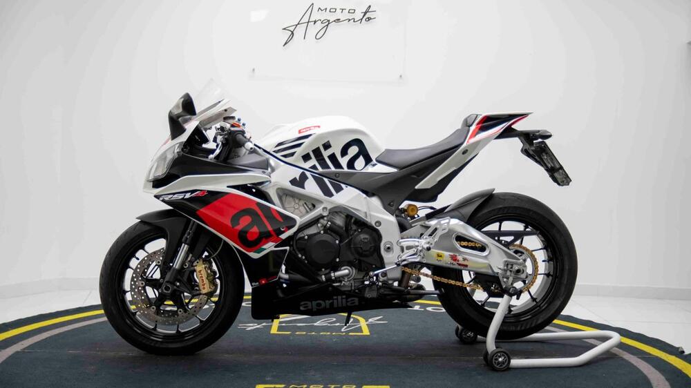 Aprilia RSV4 R (2009 - 12) (5)