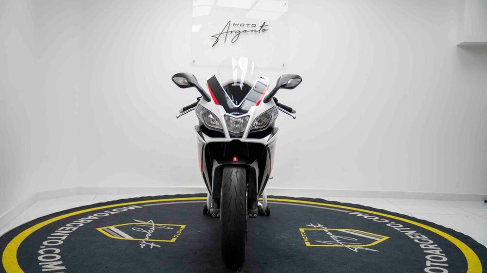 Aprilia RSV4 R (2009 - 12) (7)